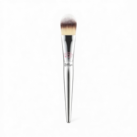 it cosmetics Other - NWT- It cosmetics- Love beauty fully flawless foundation brush #201